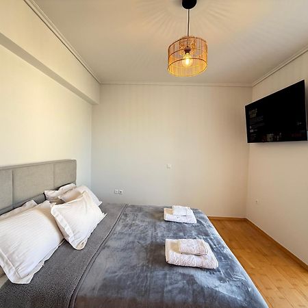 Sunny Home Private Jacuzzi Hydromassage Acropolis & Lycabettus Far View Parking 300M Metro Peristeri Atenas Exterior foto