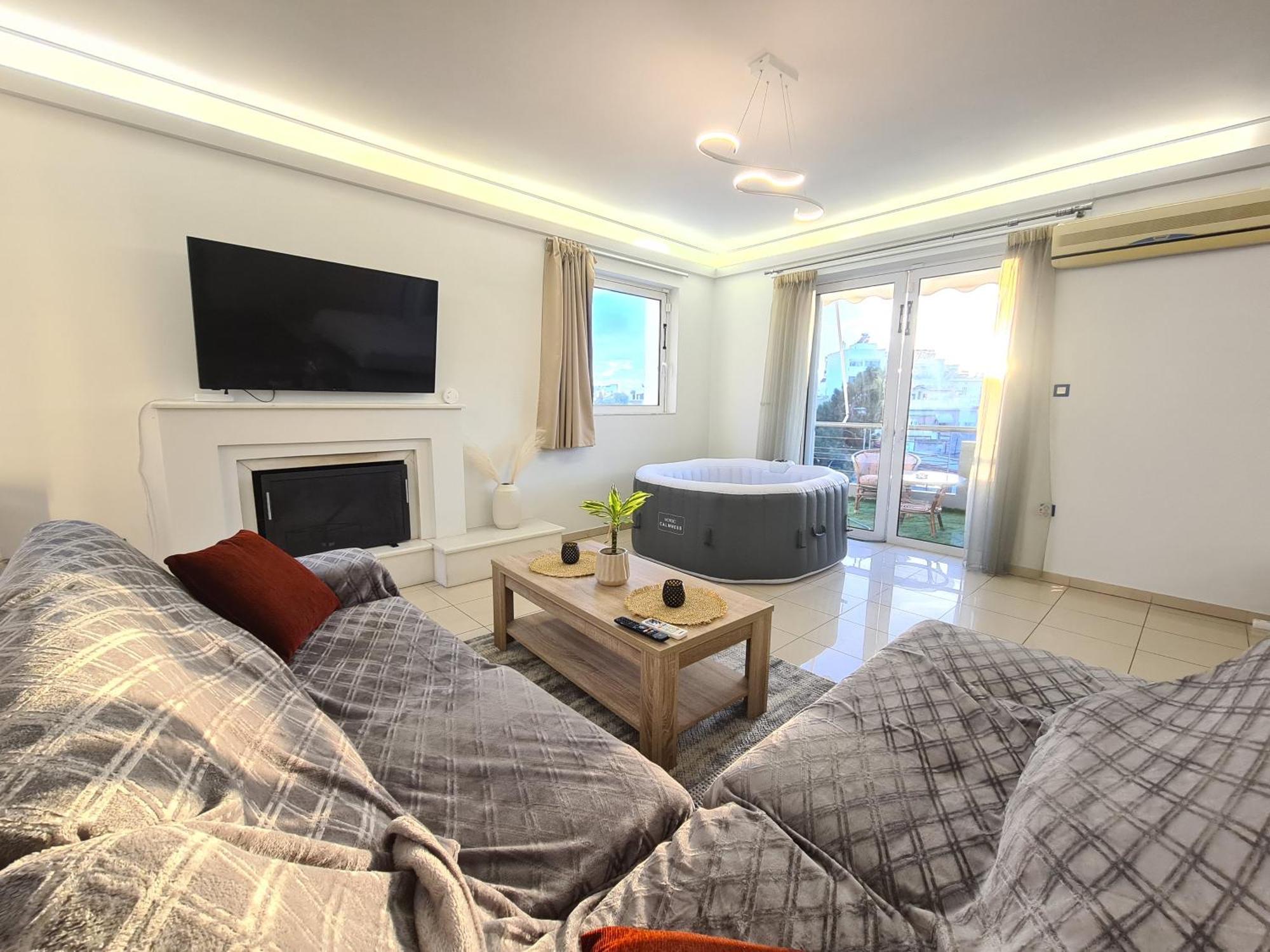 Sunny Home Private Jacuzzi Hydromassage Acropolis & Lycabettus Far View Parking 300M Metro Peristeri Atenas Exterior foto