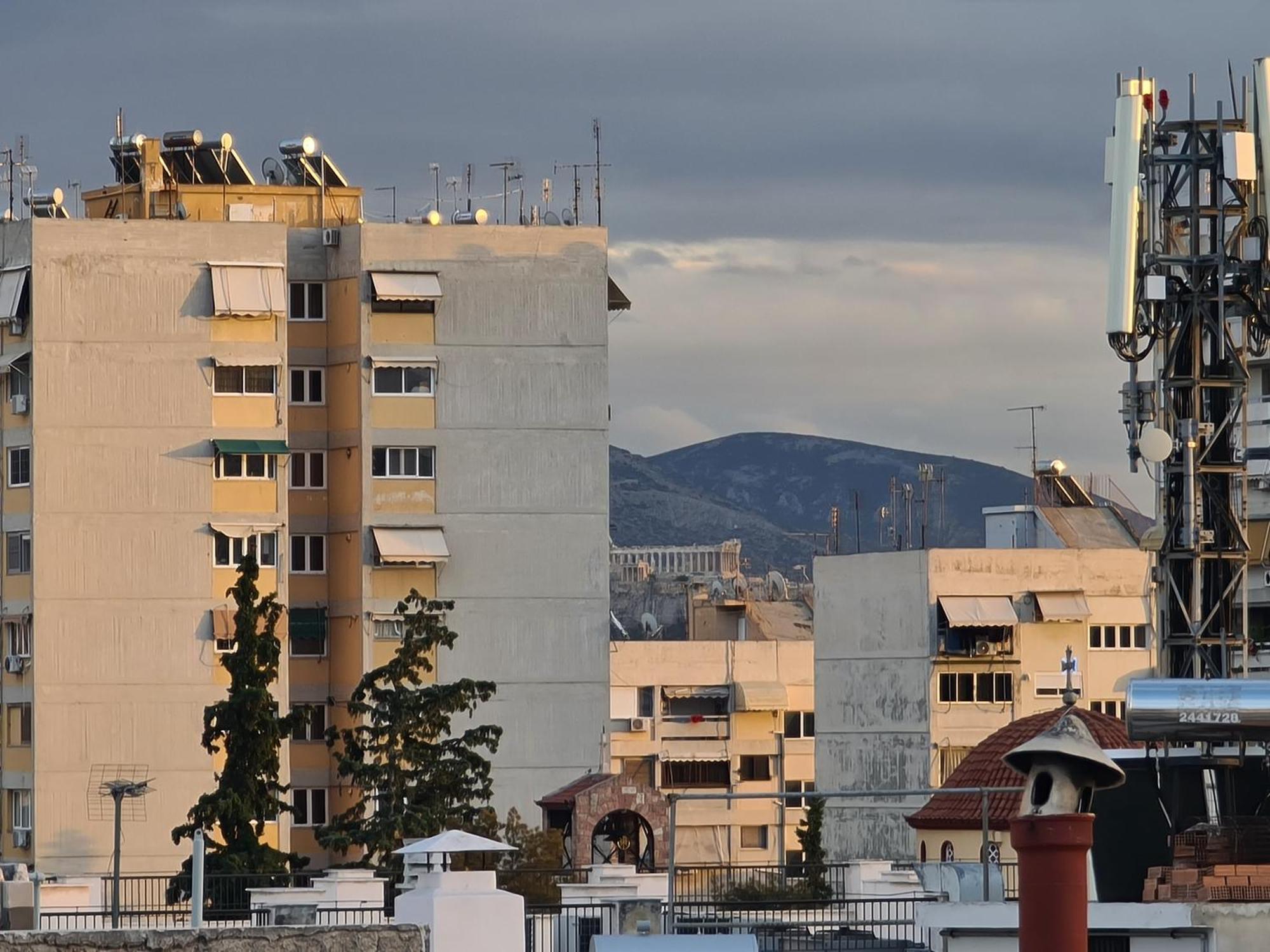 Sunny Home Private Jacuzzi Hydromassage Acropolis & Lycabettus Far View Parking 300M Metro Peristeri Atenas Exterior foto