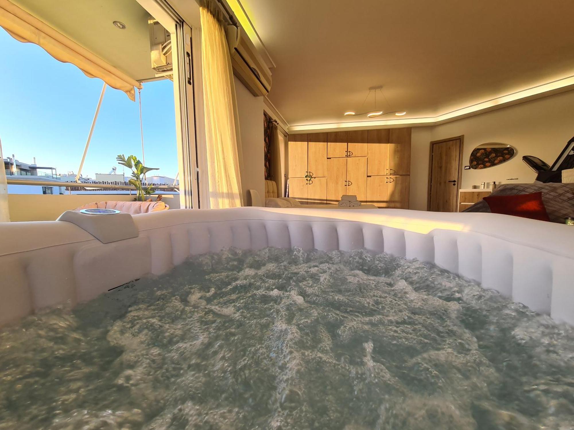 Sunny Home Private Jacuzzi Hydromassage Acropolis & Lycabettus Far View Parking 300M Metro Peristeri Atenas Exterior foto