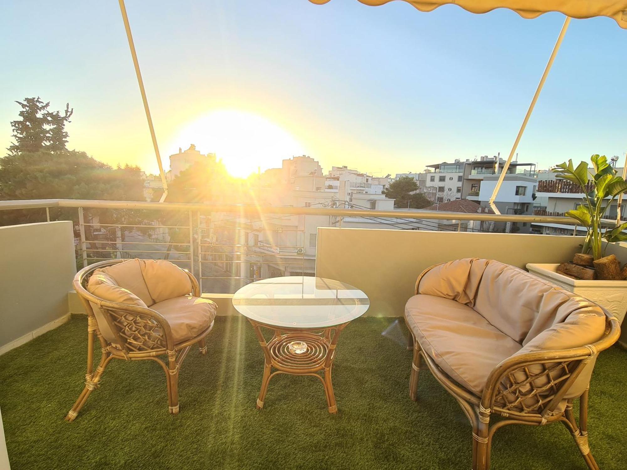 Sunny Home Private Jacuzzi Hydromassage Acropolis & Lycabettus Far View Parking 300M Metro Peristeri Atenas Exterior foto