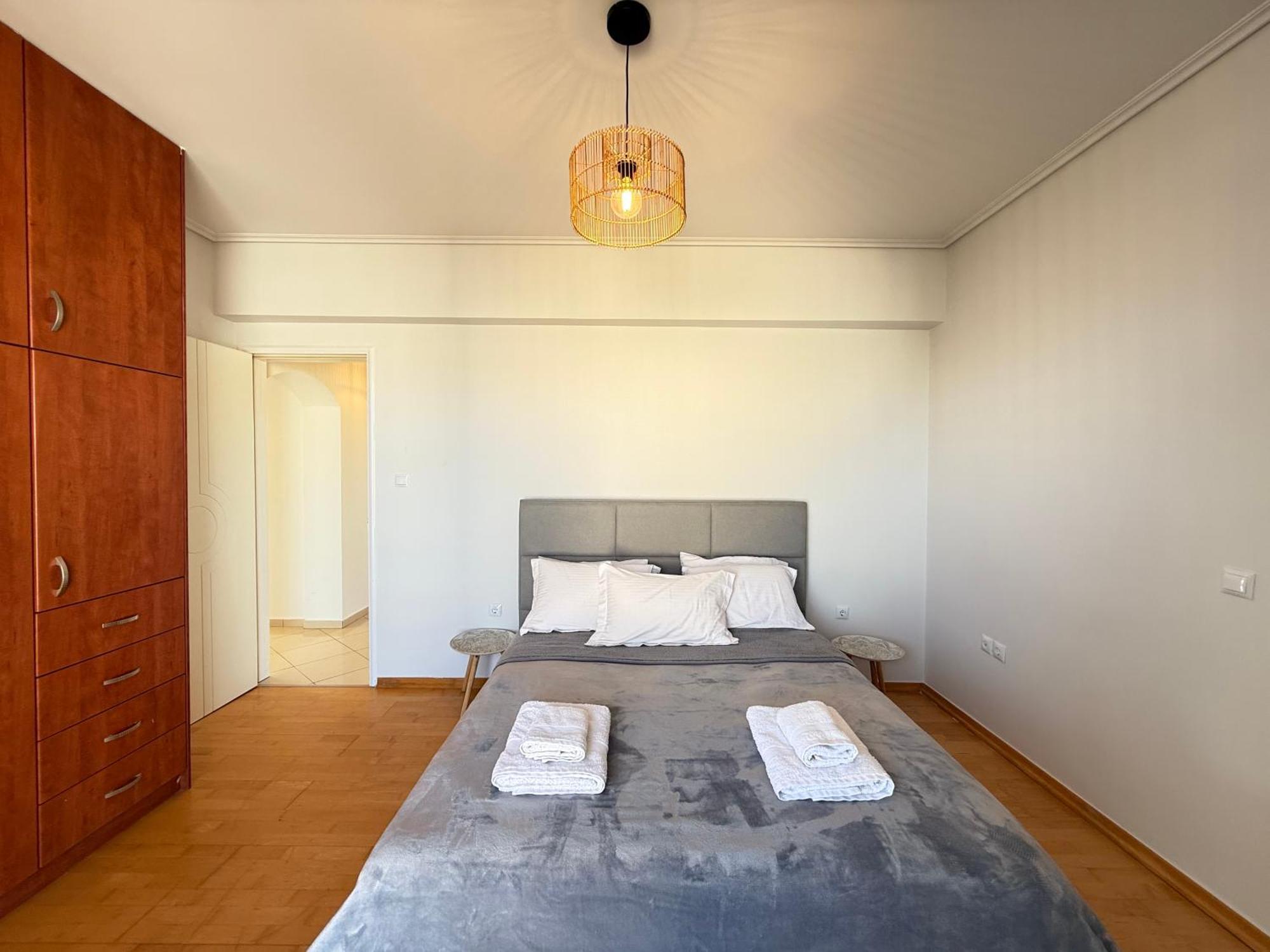 Sunny Home Private Jacuzzi Hydromassage Acropolis & Lycabettus Far View Parking 300M Metro Peristeri Atenas Exterior foto